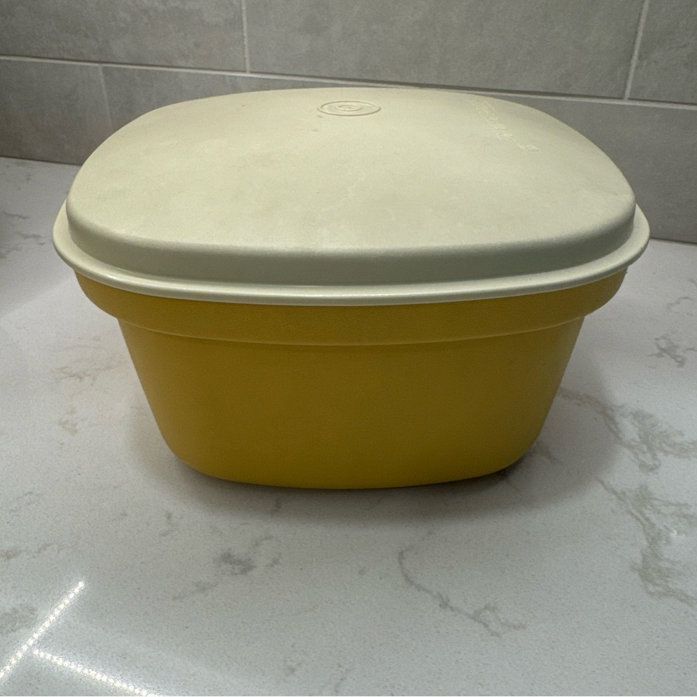 Tupperware 3 piece steamer set Yellow and Cream with lid